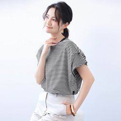 Yukié - 包色推薦！超顯瘦壓褶法式袖上衣-黑色條紋 (F)
