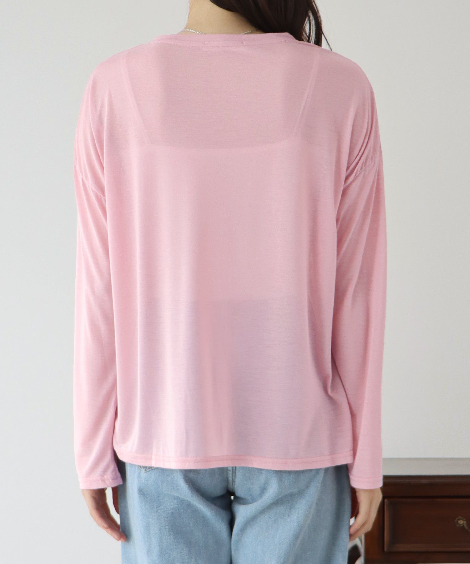 日本 BLUE EAST - 柔軟薄透落肩長袖上衣-粉