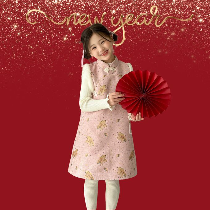 love, charlotte - 新中式旗袍領盤扣金絲織錦獨角獸花紋背心洋裝 - 背心洋裝 - 浪漫粉