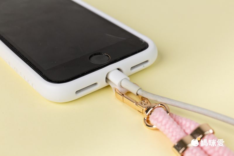釋放雙手！日網爆款 ✿ 手機掛繩Ｘ夾片兩件組，不挑機型都可用