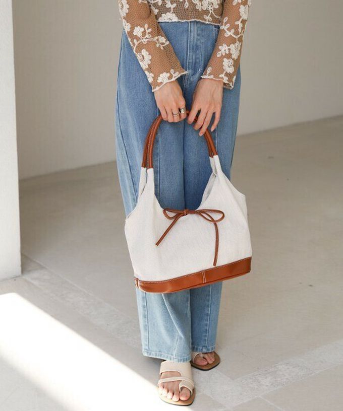 日本 Bab - 異素材成熟感蝴蝶結氣質手提包-白x卡其杏