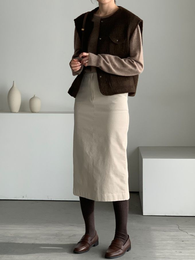 韓國女裝連線 - 薄燈芯絨直筒後開衩中長裙-米白