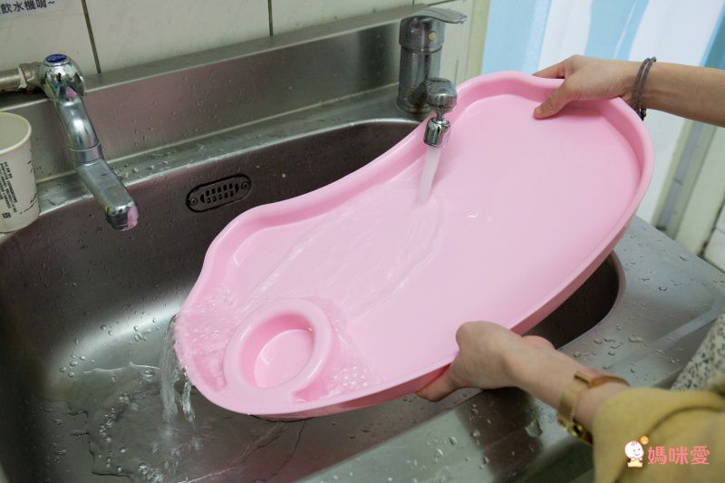 媽咪推薦餐椅NO.1【台灣製 myheart 】好移動、寬座椅