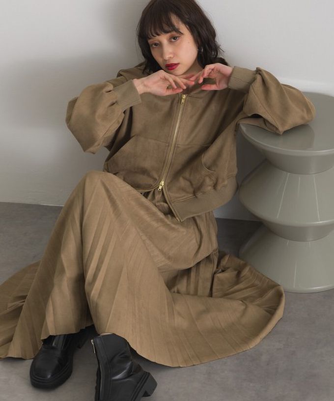 日本 ELENCARE DUE - 俐落低調麂皮百褶長裙-象牙米