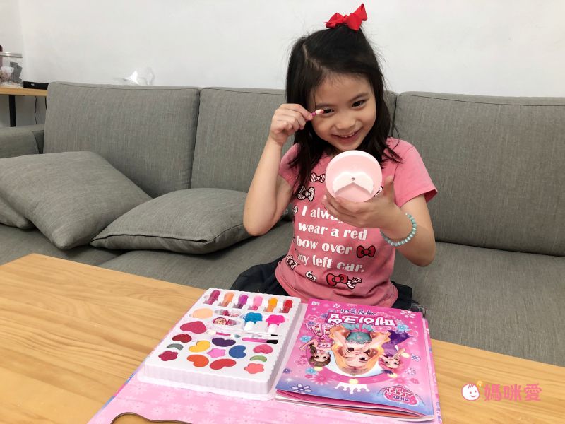 韓國 ROI BOOKS - 可愛公主彩妝遊戲書