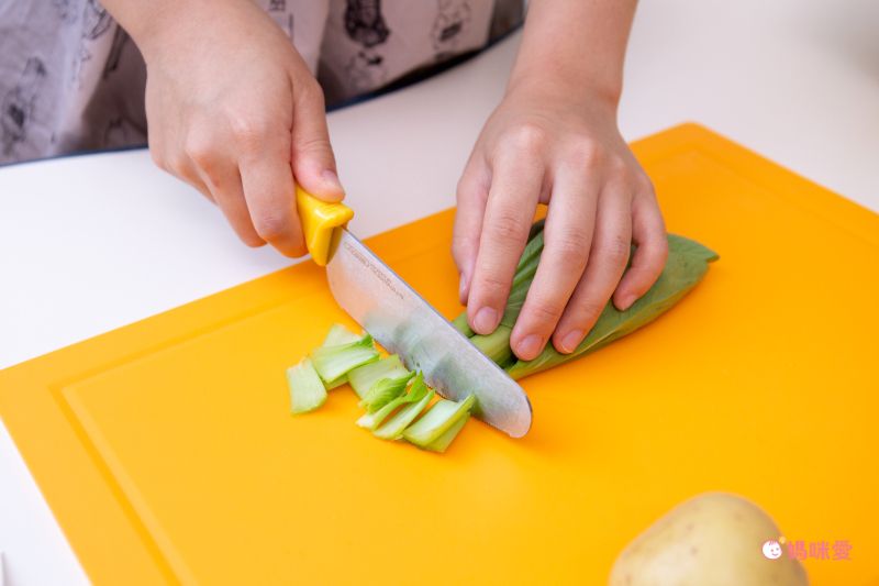 日本 SKATER 代購 - 兒童安全刀具-小小兵-黃 (刀刃長12cm)