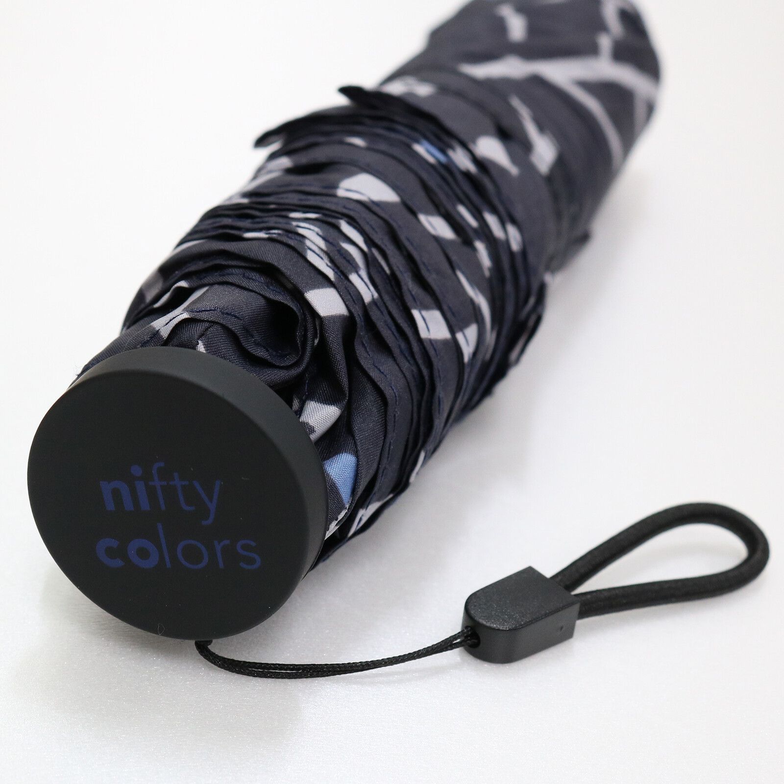 日本 nifty colors - 抗UV輕量 晴雨兩用折疊傘-春意枝枒-淺灰 (直徑98cm/131g)-93.60%