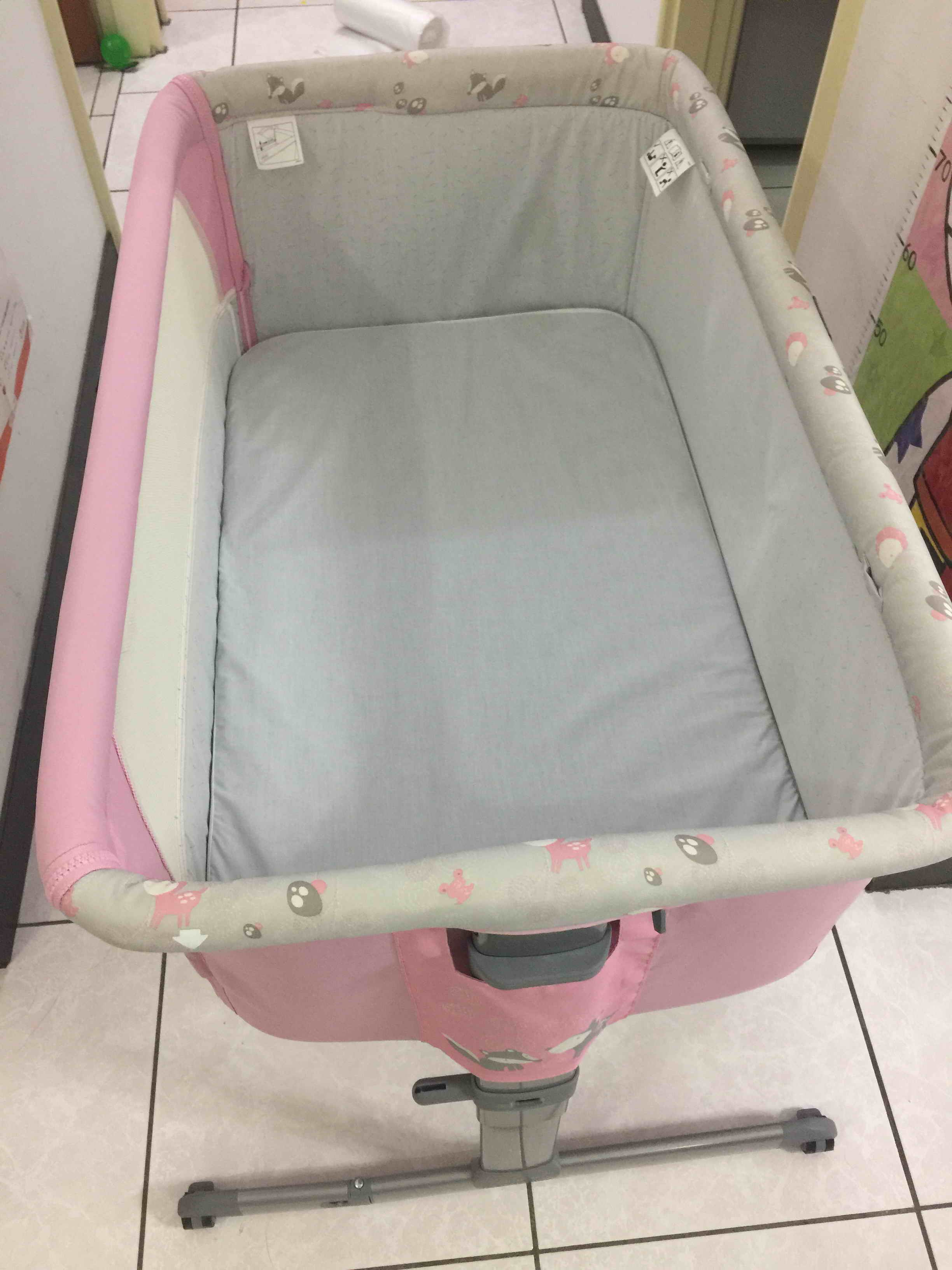 售二手 Chicco Next 2 Me多功能移動舒適嬰兒床-童話粉