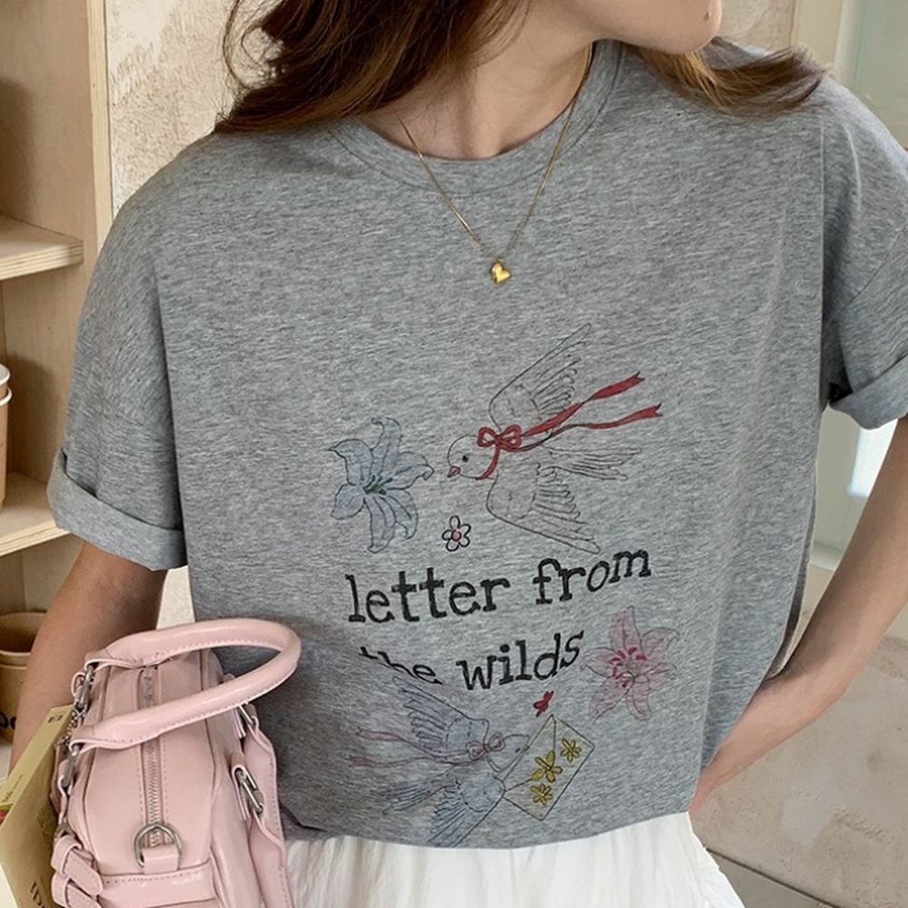 寬鬆落肩短袖上衣-手繪風花野來信-麻灰 (F)