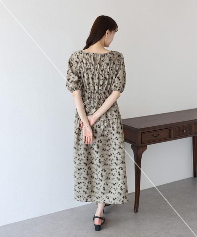 日本 BLUE EAST - 水墨感花卉束腰泡泡袖洋裝-棕綠 (M)