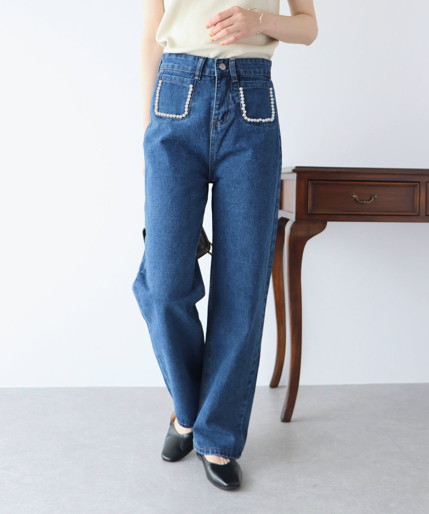 日本 BLUE EAST - 熱銷款 時尚珍珠點綴牛仔褲-B款-靛藍