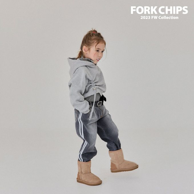 韓國 FORK CHIPS - 鈕扣高領彈性上衣-條紋