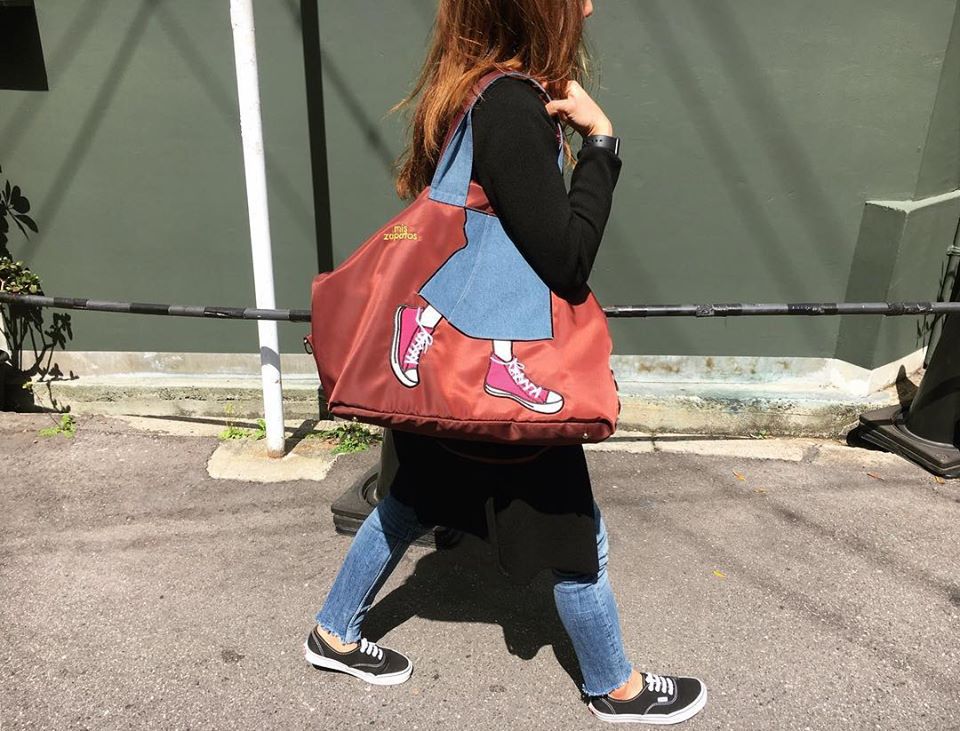 mis zapatos - 旅行款美腿包(尼龍)-牛仔裙-BR咖啡色 (36*41*20cm)