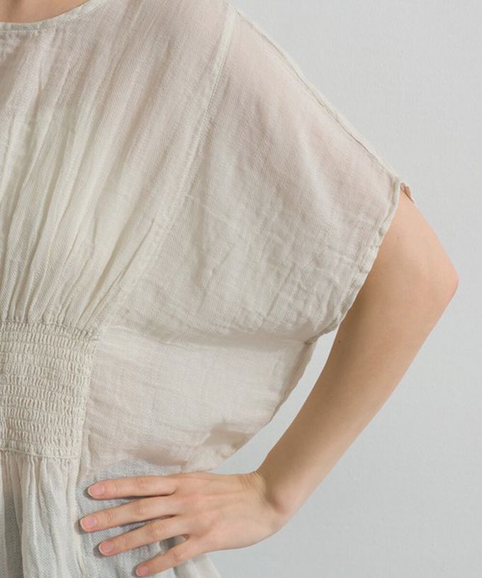日本 Lupilien - 印度棉 人字紋清爽飄逸瘦腰短袖上衣-象牙白