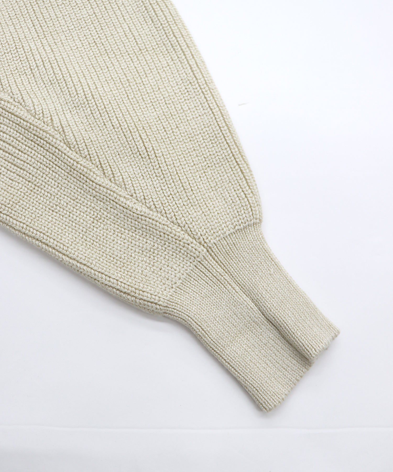 日本 BLUE EAST - 百搭V領彈性針織外套-米杏