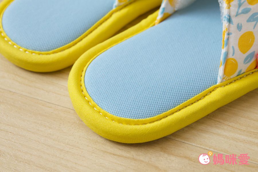 使用吸濕排汗超快乾的 Coolever 機能性布料！透氣度 100%，隨時保持腳底乾燥