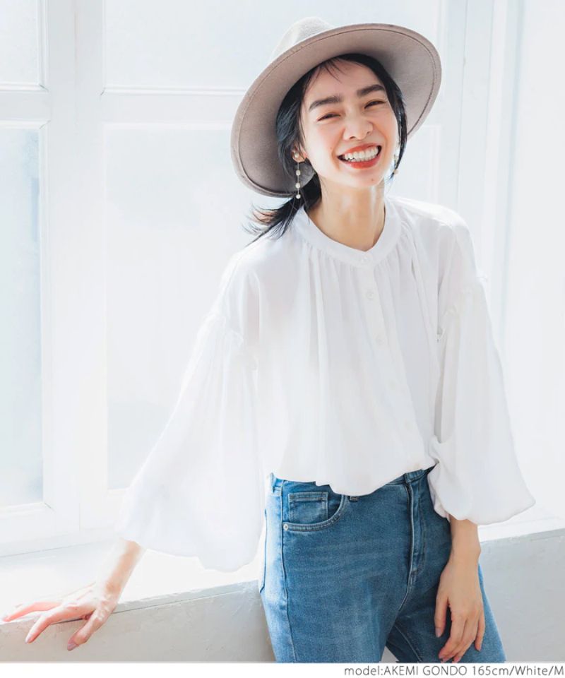 日本 COCA - 慵懶垂墜風圓領澎袖雪紡襯衫-黑