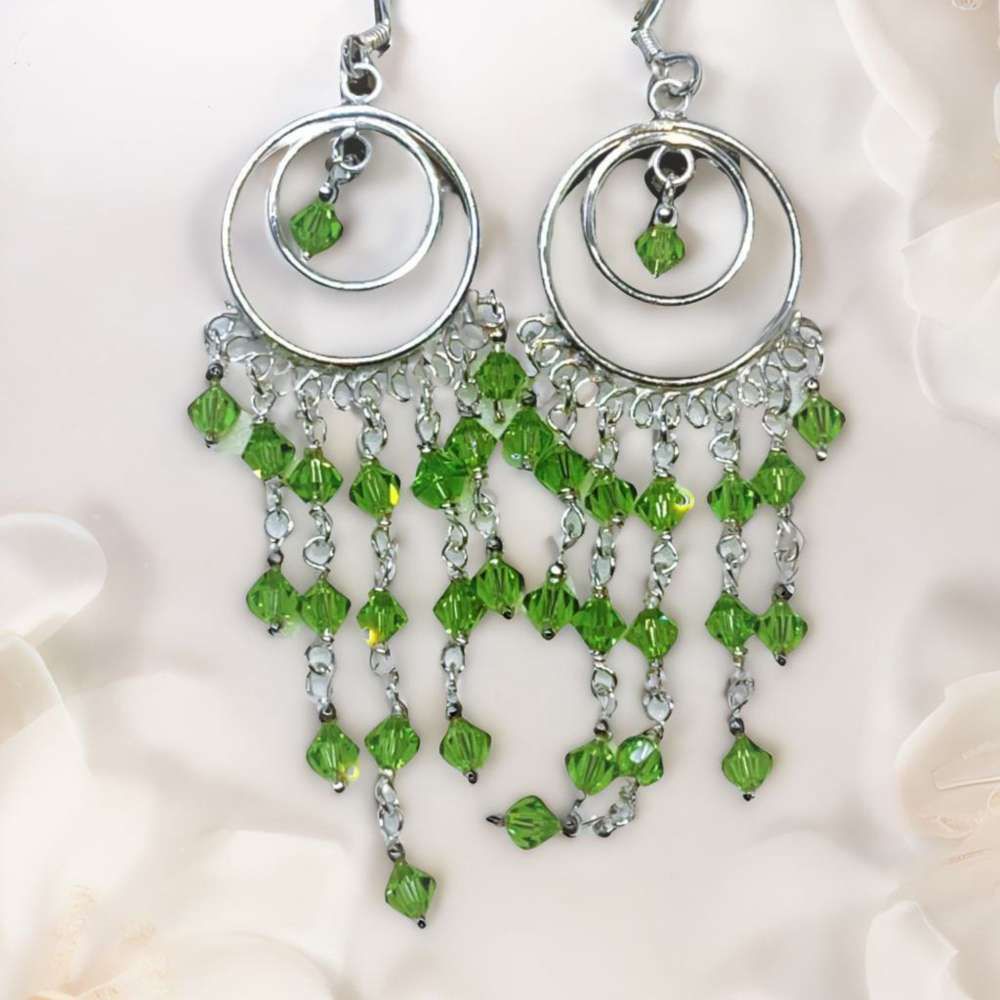 綠色串珠流蘇垂墜式耳飾耳針耳環 (黑)