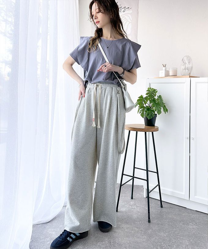 日本 Classical Elf - 純棉柔滑光澤感荷葉袖上衣-黑