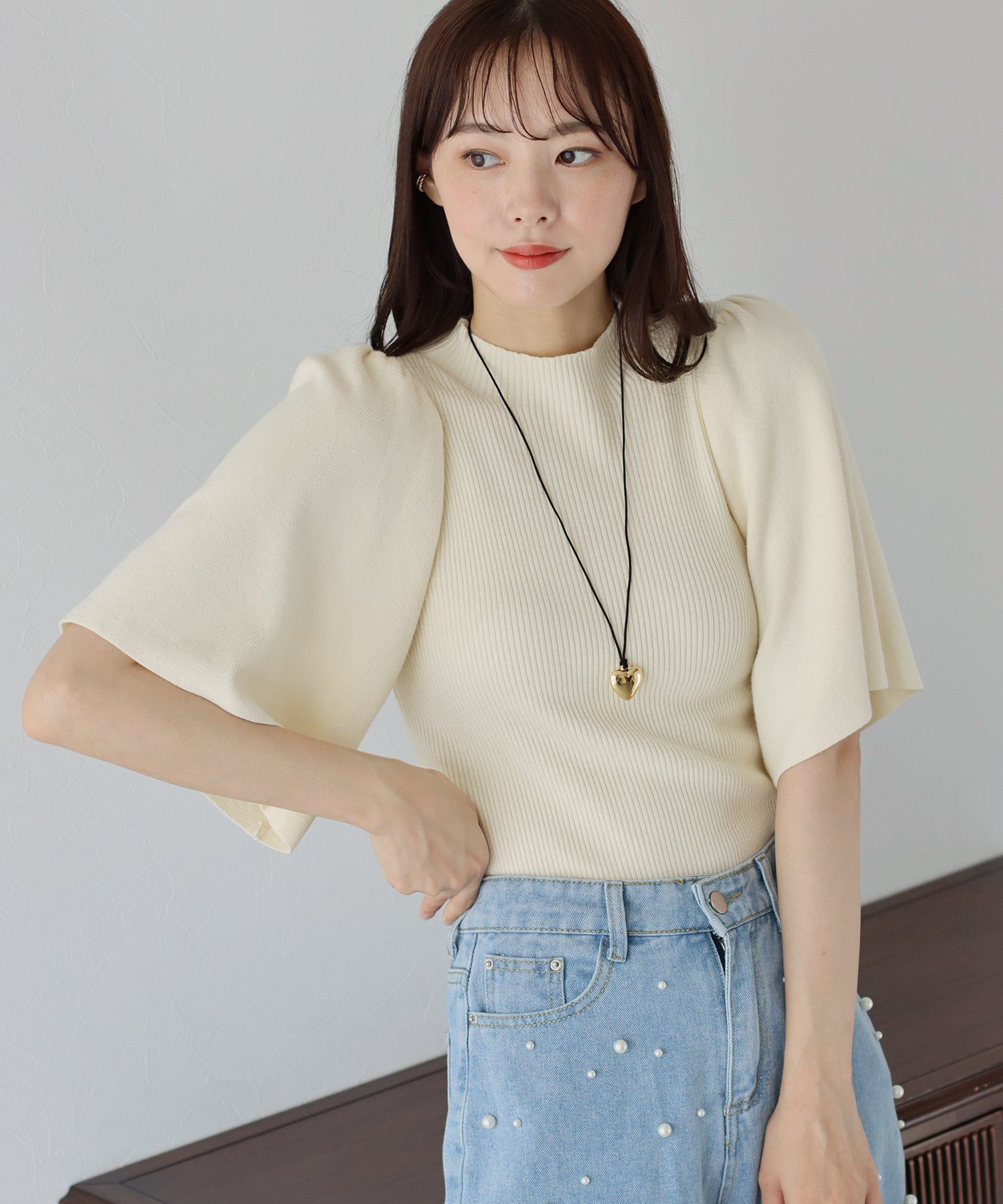 日本 BLUE EAST - 溫柔小立領羅紋五分袖上衣-深綠