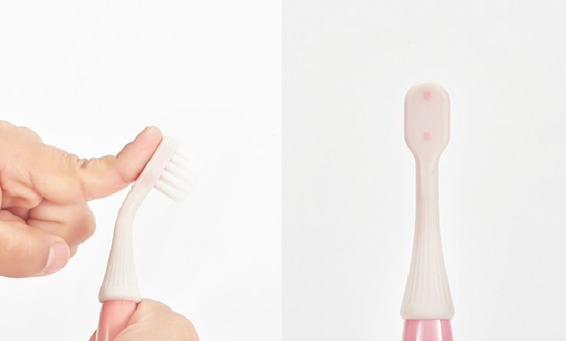 橡膠刷頭，很有彈性！適合剛學習刷牙、還不太會控制力道的孩子使用～ 可以避免不熟悉操作，刷得太大力導致流血