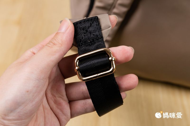 多達10個夾層！日本連線 ✈ 輕量減壓媽媽包