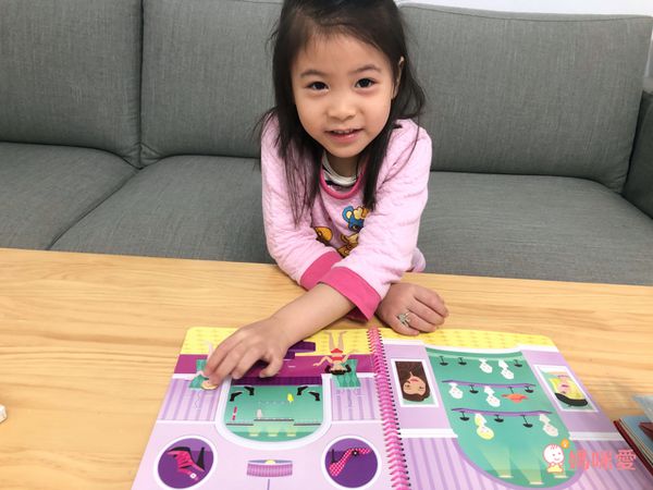 暢銷全美！【美國瑪莉莎】水畫冊＆可重複黏貼貼紙簿