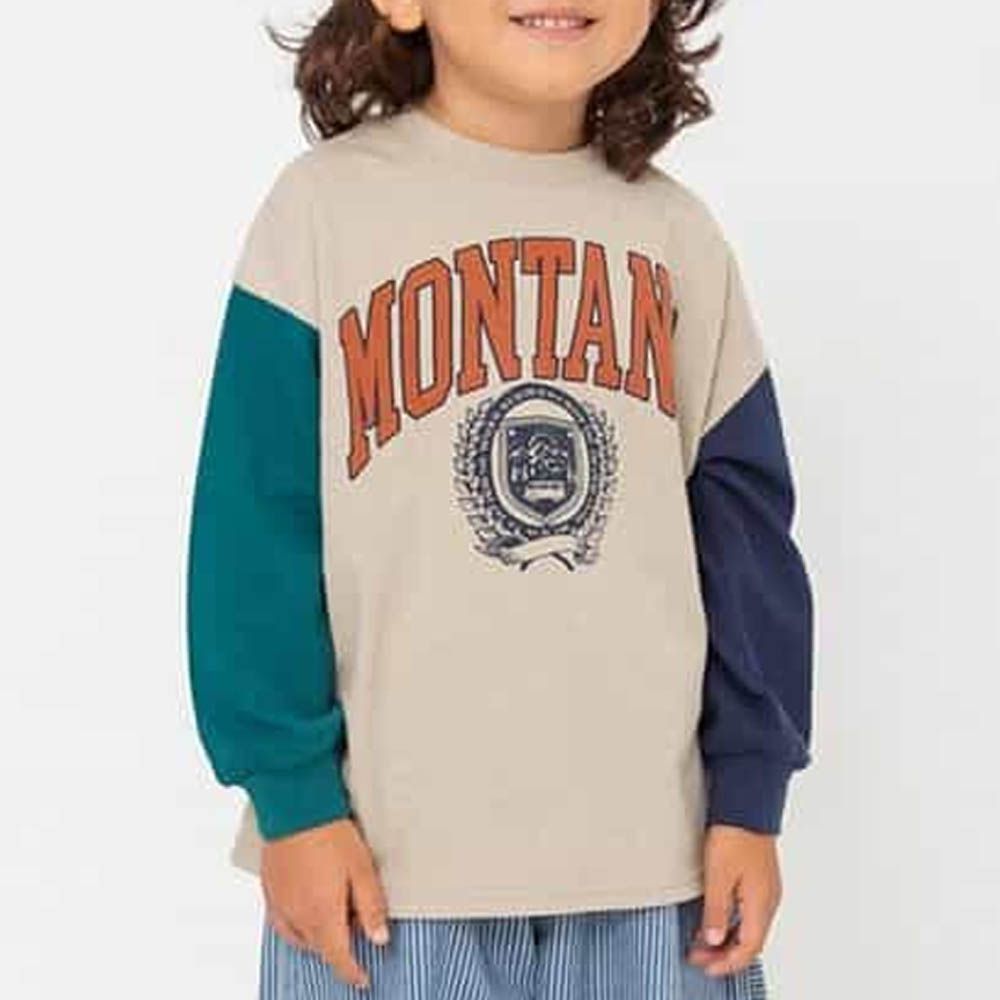 100%棉 美式印花長袖上衣-徽章-米杏