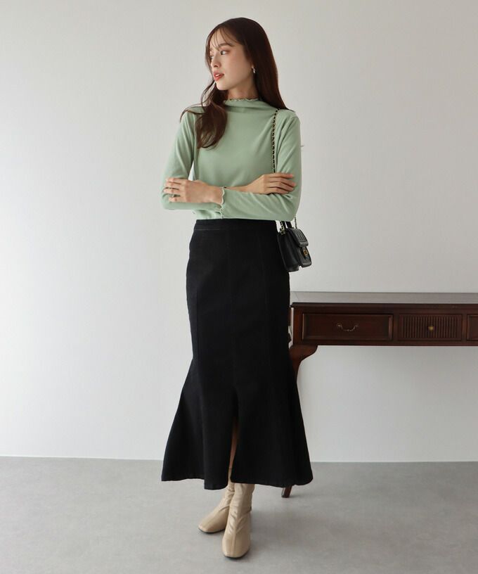 日本 BLUE EAST - 微立領木耳邊薄長袖上衣/打底衫-簡約白