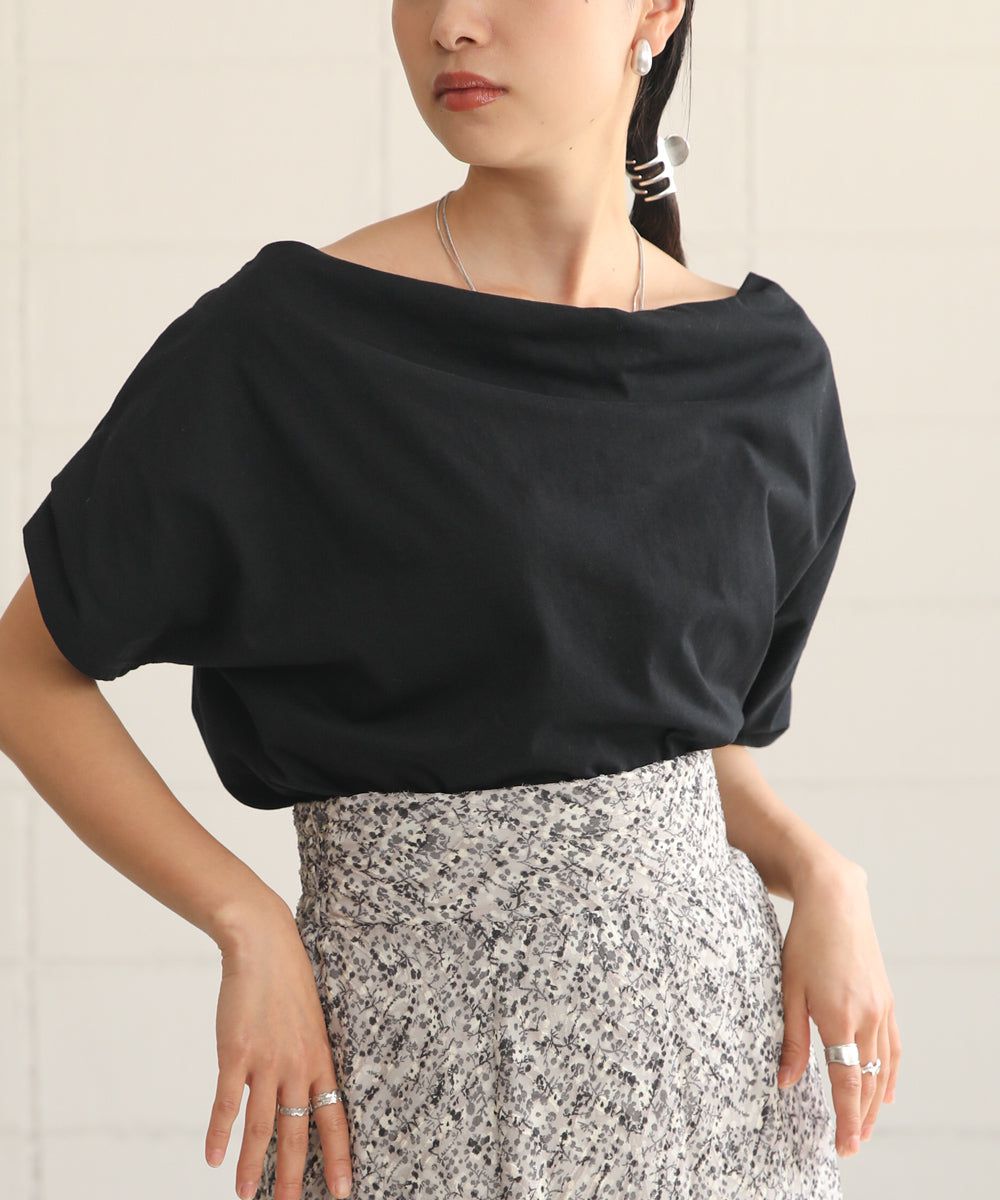 日本 Bab - 不對稱落肩設計短袖上衣-淺藍紫