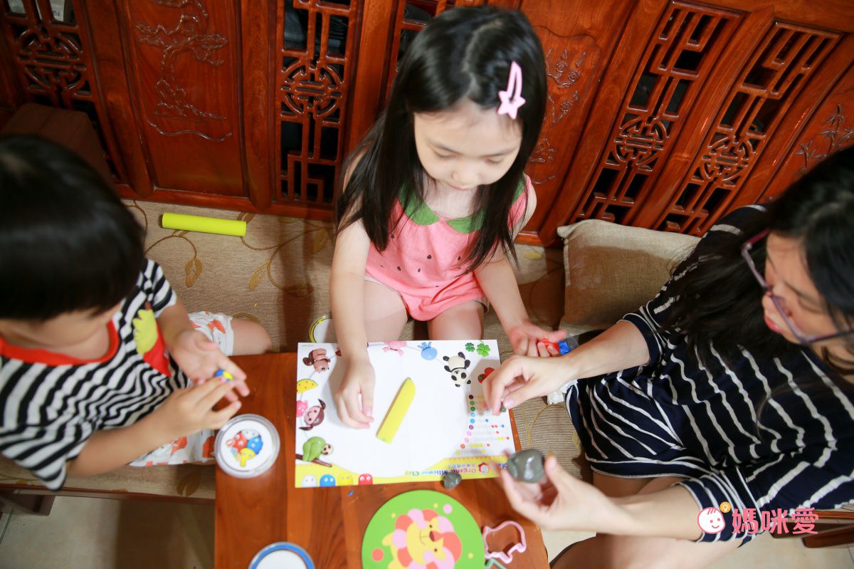 【Q-doh 有機矽膠黏土】不乾硬、無限重複玩！漸進式手指肌力訓練