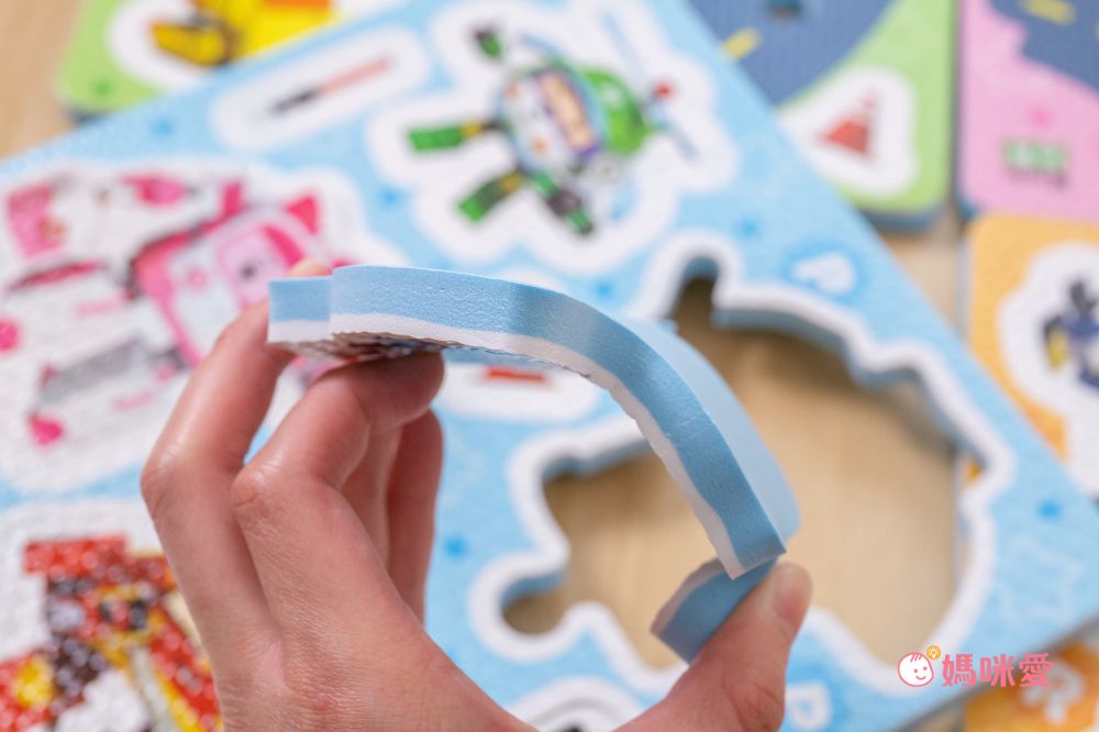 韓國最夯【韓國 ROI BOOKS】閃亮換裝寶石貼、公主彩妝遊戲書