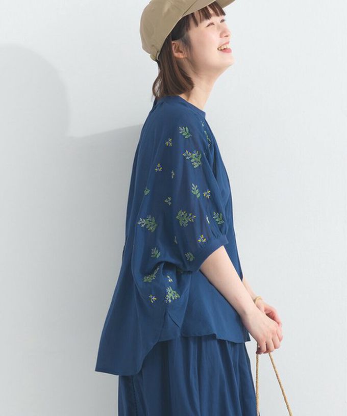 日本 Lupilien - 100%印度棉 優美植物刺繡大寬袖上衣-海軍藍