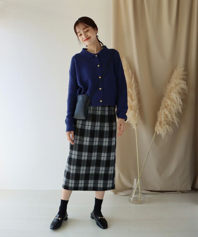 日本 BLUE EAST - 優雅金釦柔軟翻領針織上衣-白