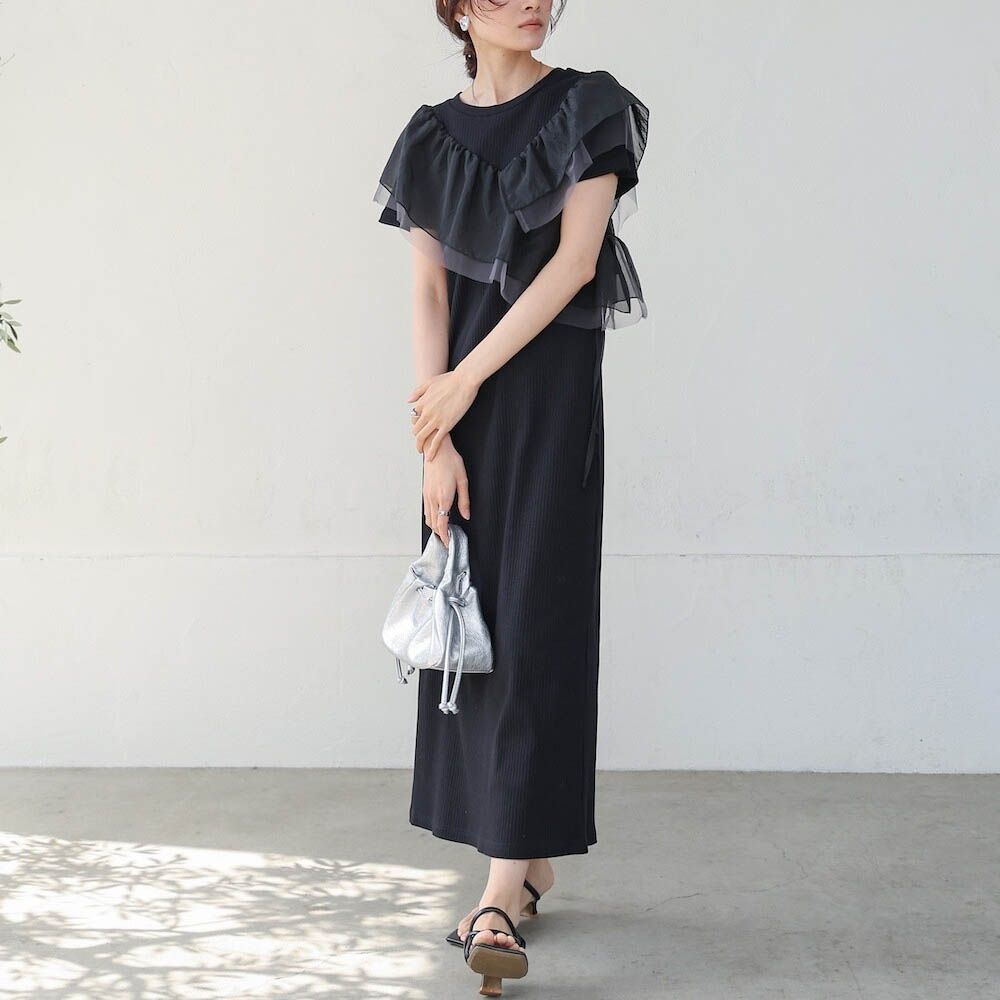 不對稱交叉薄紗拼接短袖洋裝-黑