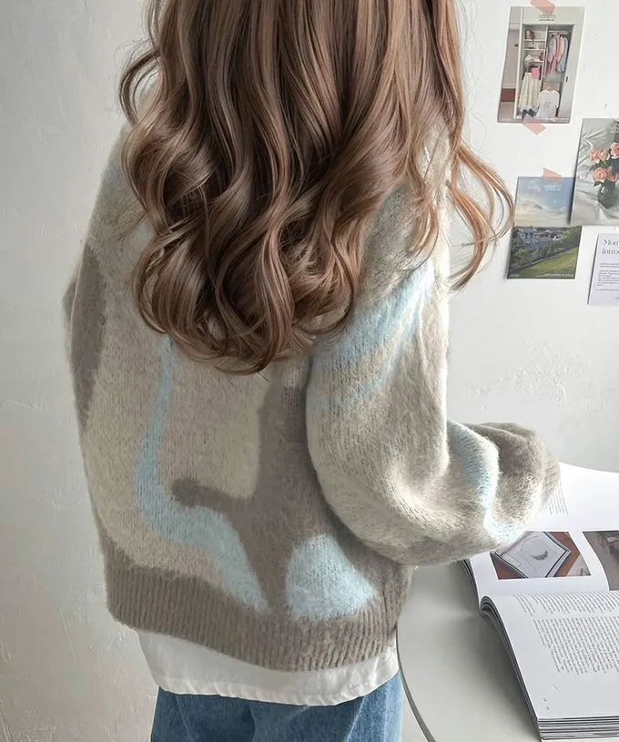 日本 Classical Elf - 歐風毛絨感波浪印花毛衣-橘x棕