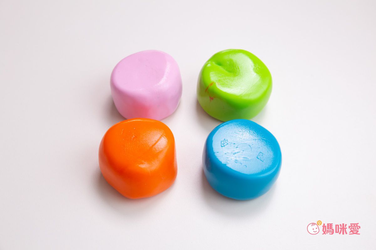 【Q-doh 有機矽膠黏土】不乾硬、無限重複玩！漸進式手指肌力訓練