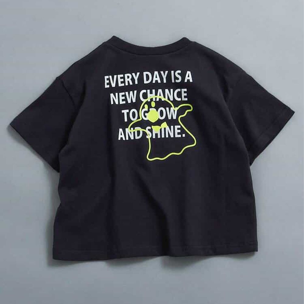 100%棉 背後簡約英文印花短袖上衣-炭黑