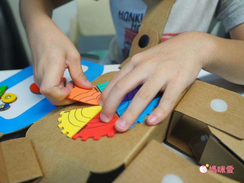 MEandMine - 彩色情緒機器人