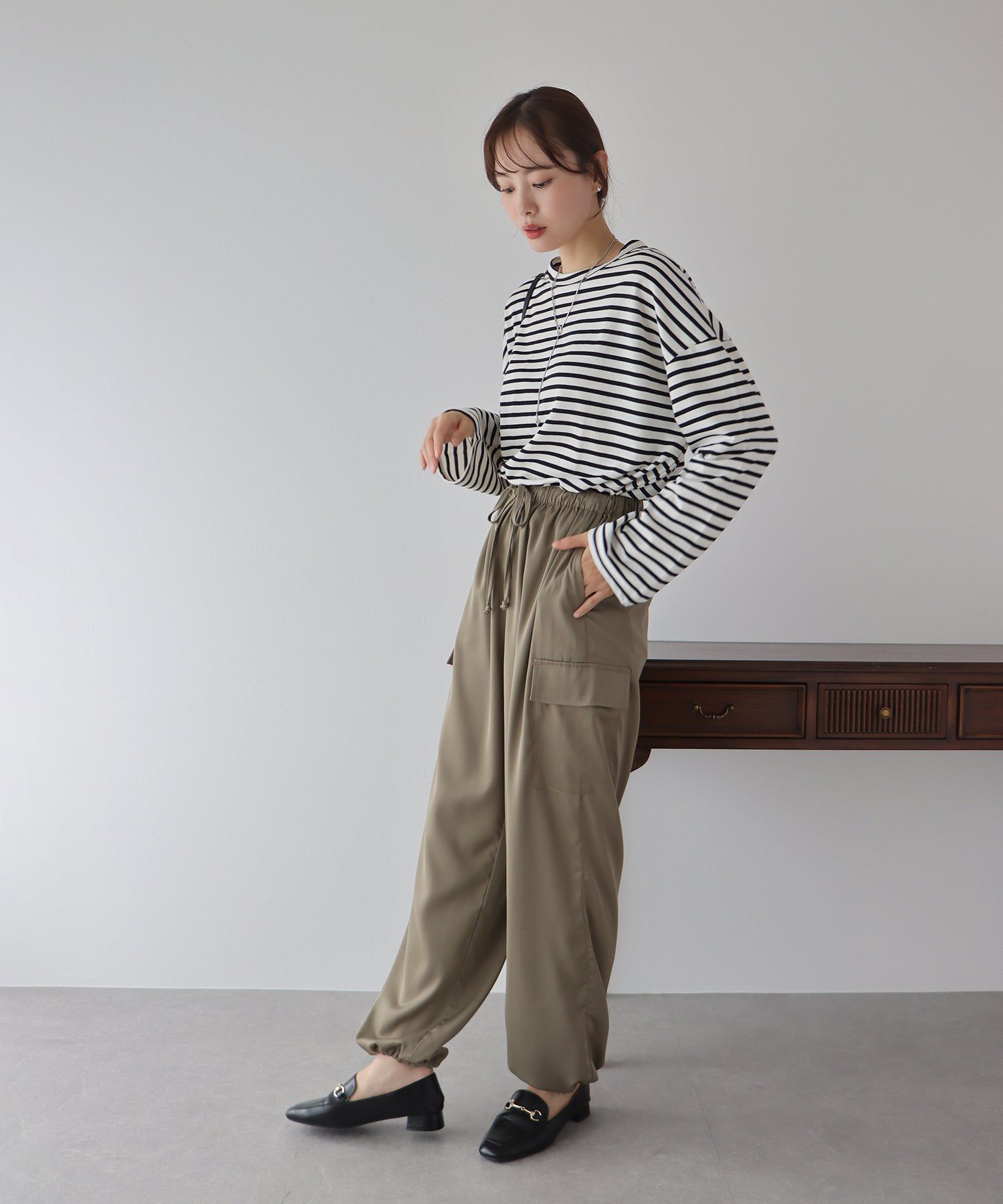 日本 BLUE EAST - 圓領百搭柔軟薄長袖上衣-條紋-深藍