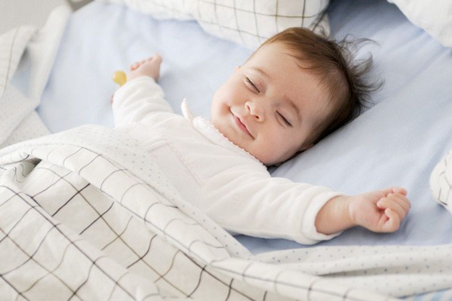 只要掌握這四點，平均能讓新生兒多睡一小時！