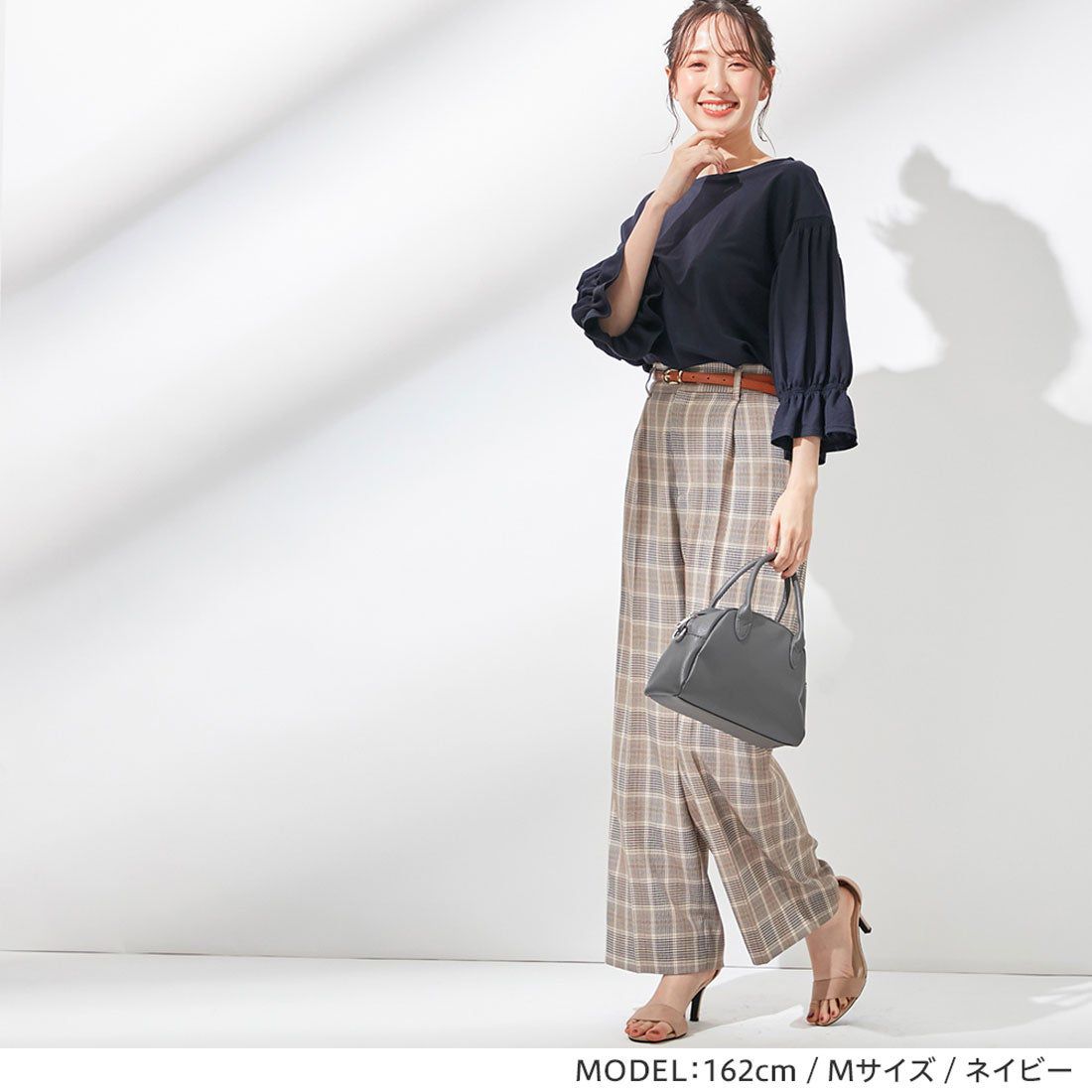 日本 BELLUNA - 接觸涼感 優雅糖果七分袖上衣-深藍