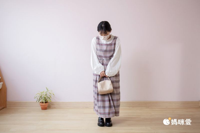 日本 ehka sopo - 百搭木耳滾邊短袖上衣-明亮粉