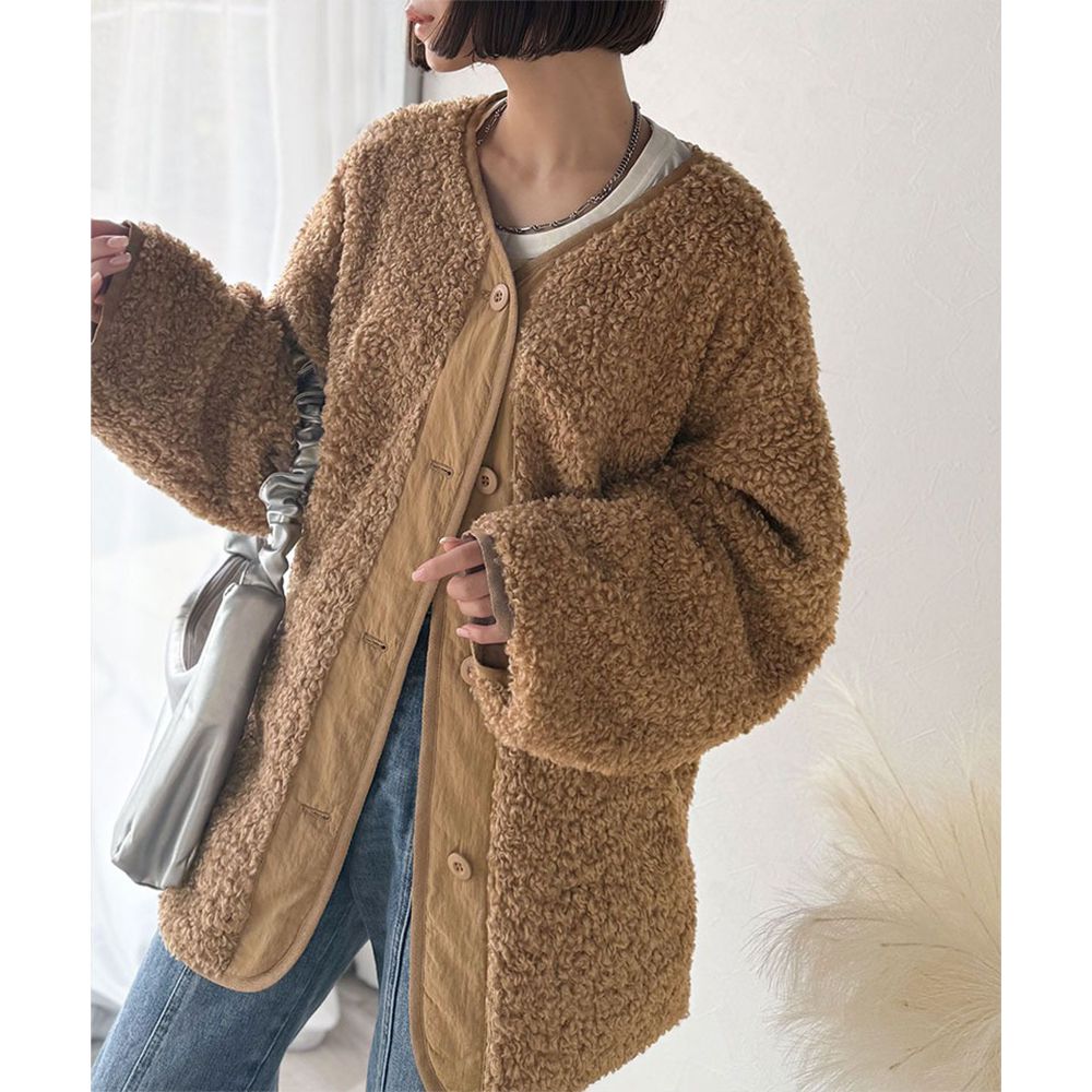 Java 異素材保暖毛絨無領寬版外套-焦糖棕