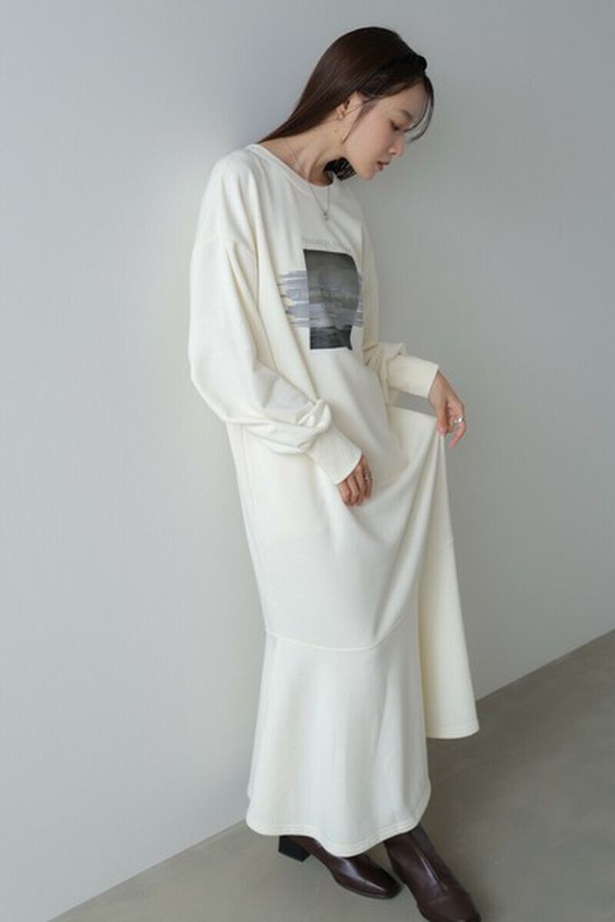 日本 Bab - 前後2way魚尾下擺休閒印花長袖洋裝-象牙