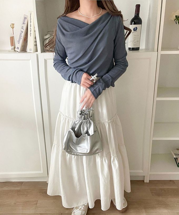 日本 Classical Elf - 柔美皺摺顯瘦V領薄長袖上衣-咖啡