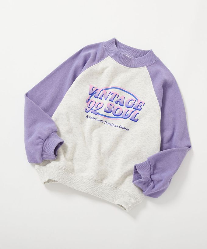 日本 devirock - 熱銷定番 女孩印花縮口長袖上衣-徽章-燕麥X粉紅