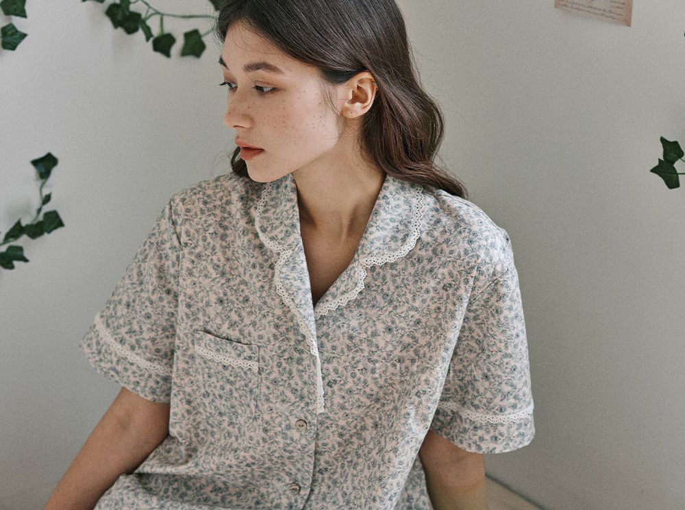 韓國 ULLALA - 滿版碎花短袖睡衣(兩件式) (FREE)