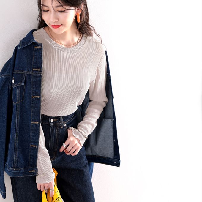 日本 Classical Elf - 圓領細坑條光澤感薄長袖上衣-摩卡