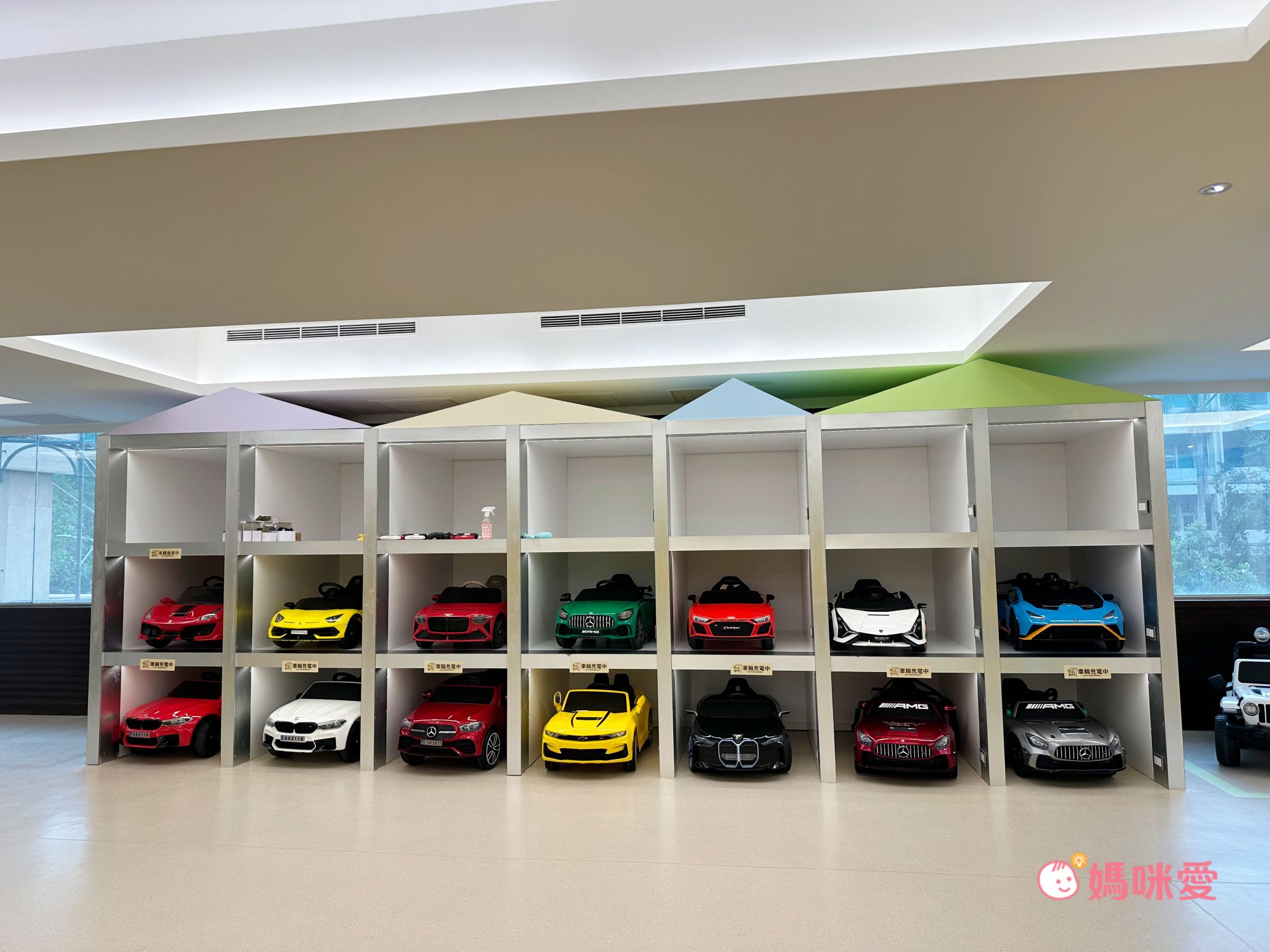 親子友善【承攜行旅 高雄六合館】破百坪賽車場 / 戶外泳池